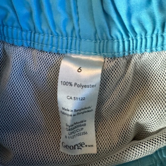 4 pairs Boys Swim Trunks and rash guard bundle - Picture 4 of 6